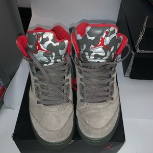 Jordan 5 stucco gray and red used/ size 10.5